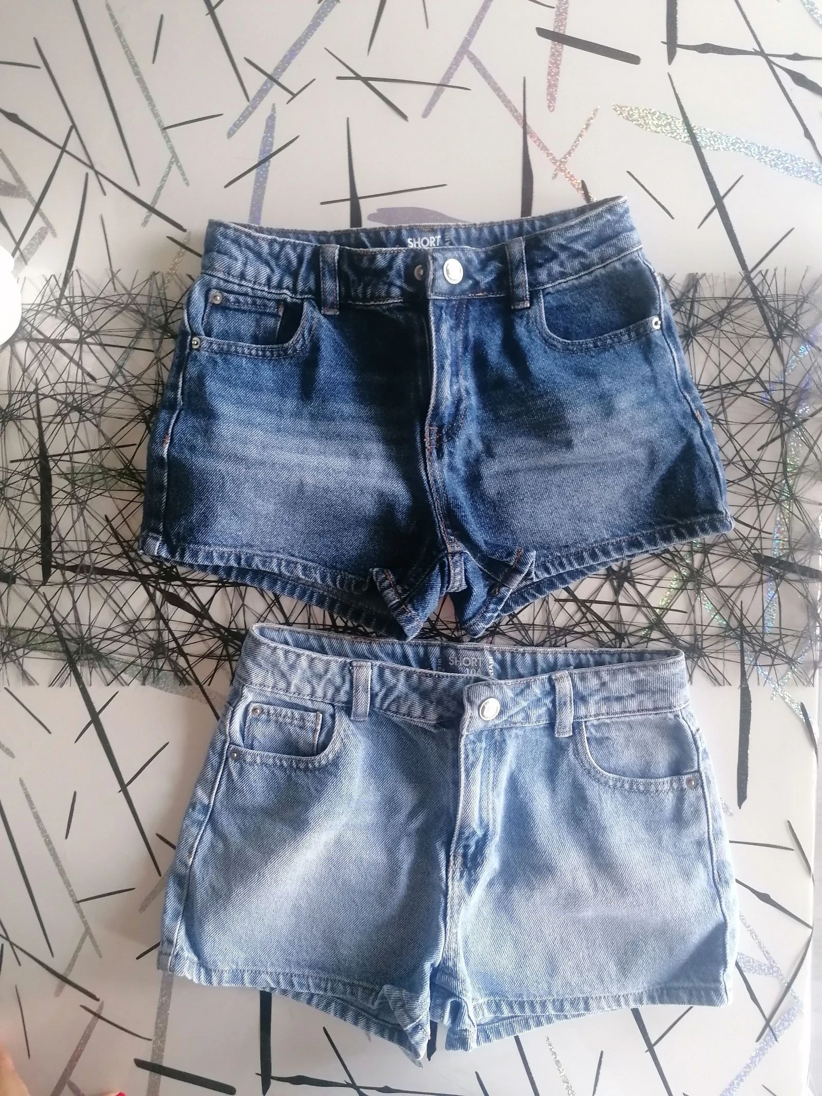 Lot 2 shorts jeans T 10 ans fille 👧🏻 